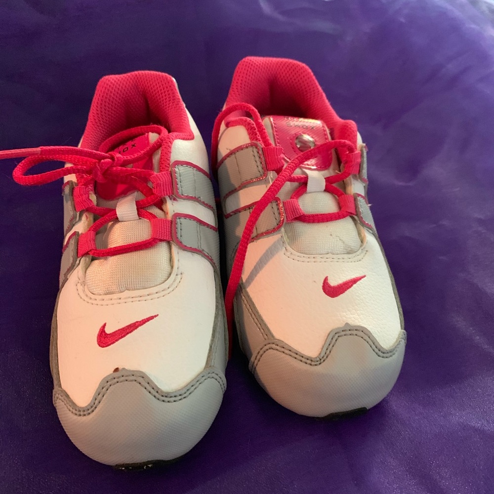 Little girls Nike Shox. EUC.